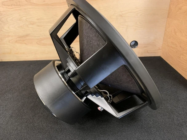 DC AUDIO XL18 M4 (2200-watts-RMS)-DVC-2OHM 3 DC AUDIO XL18 M4 (2200-watts-RMS)-DVC-2OHM